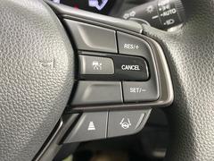 【アダプティブクルーズコントロール】高速道路での長距離走行が楽に！！自動で速度を保つクルーズコントロールが、衝突軽減システムと連携し、前方の車両を感知して車間を保つように速度調節してくれます！！ 6