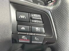 ������®�ɽ���ǽ�ե��롼������ȥ�����۹�®ƻϩ�Ǥ�Ĺ��Υ���Ԥ��ڤˡ�����ư��®�٤��ݤĥ��롼������ȥ����뤬�����ͷڸ������ƥ��Ϣ�Ȥ��������μ�ξ���Τ��Ƽִ֤��ݤĤ褦��®��Ĵ�ᤷ�Ƥ���ޤ����� 6