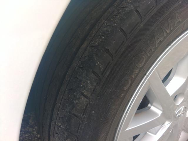プリウスアルファ Ｓ　ＥＴＣ　バックカメラ　ナビ　ＴＶ　アルミホイール　スマートキー　アイドリングストップ　電動格納ミラー　ＣＶＴ　盗難防止システム　衝突安全ボディ　ＡＢＳ　ＥＳＣ　ＣＤ　Ｂｌｕｅｔｏｏｔｈ　エアコン（34枚目）