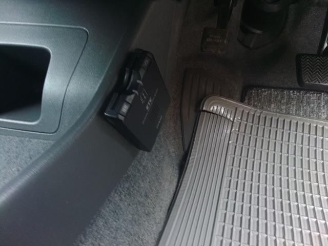 プリウス Ｓ　ＥＴＣ　バックカメラ　ナビ　ＴＶ　アルミホイール　ＬＥＤヘッドランプ　ＣＶＴ　スマートキー　電動格納ミラー　盗難防止システム　ＣＤ　ＵＳＢ　ミュージックプレイヤー接続可　Ｂｌｕｅｔｏｏｔｈ（7枚目）