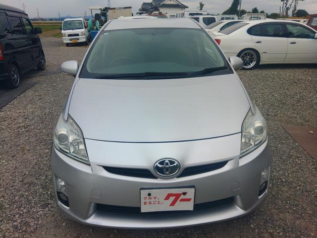 プリウス Ｓ　ＥＴＣ　バックカメラ　ナビ　ＴＶ　アルミホイール　ＬＥＤヘッドランプ　ＣＶＴ　スマートキー　電動格納ミラー　盗難防止システム　ＣＤ　ＵＳＢ　ミュージックプレイヤー接続可　Ｂｌｕｅｔｏｏｔｈ（12枚目）