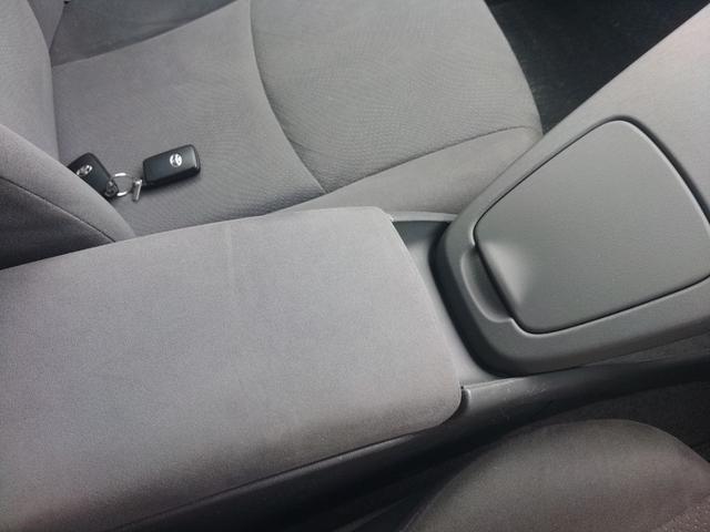 プリウス Ｓ　ＥＴＣ　バックカメラ　ナビ　ＴＶ　アルミホイール　ＬＥＤヘッドランプ　ＣＶＴ　スマートキー　電動格納ミラー　盗難防止システム　ＣＤ　ＵＳＢ　ミュージックプレイヤー接続可　Ｂｌｕｅｔｏｏｔｈ（45枚目）