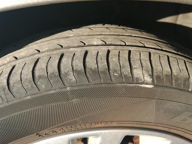 ワゴンＲスティングレー Ｘ　ドライブレコーダー　衝突被害軽減システム　オートライト　ＨＩＤ　スマートキー　アイドリングストップ　シートヒーター　ベンチシート　ＣＶＴ　盗難防止システム　ＡＢＳ　ＥＳＣ　ＣＤ　ＵＳＢ　アルミホイール（23枚目）