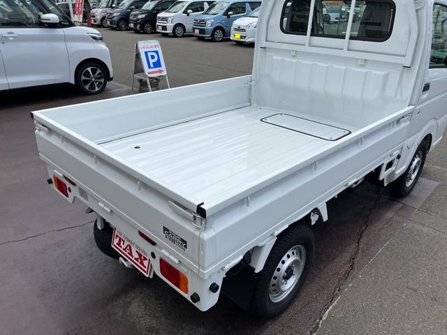 KCエアコン・パワステ・4AT・4WD 届出済未使用車 衝突被害軽減ブレーキ 後方クリアランスソナー 純正ラジオ マニュアルエアコン オートライト(28枚目)