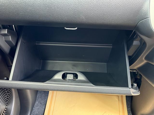 ハイブリッドX ちょい乗り車 衝突被害軽減ブレーキ 後方クリアランスソナー 両側電動スリドドア LEDオートライト フォグランプ 運転席シートヒーター USB充電 プッシュスタート オートエアコン 白ホイールキャップ(34枚目)