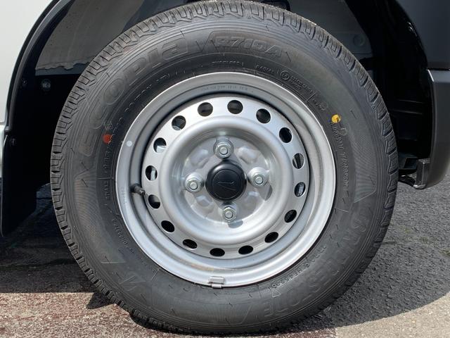 ハイゼットカーゴ スペシャル　ＡＴ　切替４ＷＤ　／届出済未使用車／衝突被害軽減ブレーキ／前後クリアランスソナー／純正ラジオ／両側手動スライドドア／オートライト／運転席助手席パワーウィンドウ／リアワイパー／荷室ライト（24枚目）