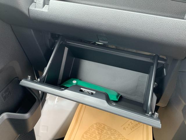 ハイゼットカーゴ スペシャル　ＡＴ　切替４ＷＤ　／届出済未使用車／衝突被害軽減ブレーキ／前後クリアランスソナー／純正ラジオ／両側手動スライドドア／オートライト／運転席助手席パワーウィンドウ／リアワイパー／荷室ライト（34枚目）