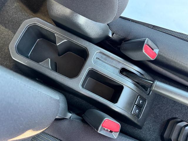ジムニー ＸＬ　５ＭＴ　切替４ＷＤ　／衝突被害軽減ブレーキ／ディスプレイオーディオ／ラジオ／ＣＤ／ＤＶＤ／Ｂｌｕｅｔｏｏｔｈ／ＵＳＢ／ＡｐｐｌｅＣａｒＰｌａｙ／ＡｎｄｒｏｉｄＡｕｔｏ／社外ＬＥＤヘッドライト／運転席助手席シートヒーター（49枚目）