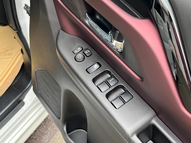 スペーシアカスタム ハイブリッドGS 純正9インチ全方位モニター付ナビ 届出済未使用車/衝突被害軽減ブレーキ/前後クリアランスソナー/左側電動スライド/フルセグTV/Bluetooth/スマホ連携/全方位カメラ/アダプティブクルーズ/全面UVカットガラス/サイドエアバッグ(66枚目)