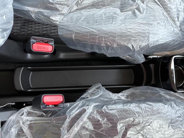 ハスラー ハイブリッドＸ　／届出済未使用車／衝突被害軽減ブレーキ／後方クリアランスソナー／アダプティブクルーズ／ナノイーＸ搭載オートエアコン／運転駅助手席シートヒータ／全面プレミアムＵＶ＆ＩＲカットガラス／パーソナルテーブル（46枚目）