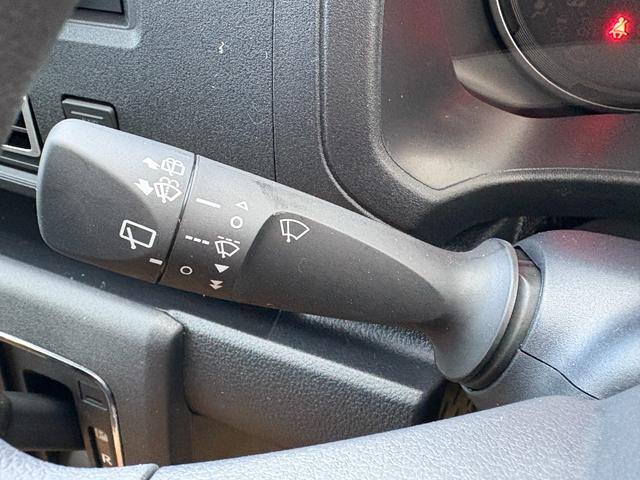 アトレー ＲＳ　切替４ＷＤ　純正９インチディスプレイオーディオ　／届出済未使用車／衝突被害軽減ブレーキ／前後クリアランスソナー／両側オートスライド／フルセグＴＶ／Ｂｌｕｅｔｏｏｔｈ／ＨＤＭＩ／スマホ連携／バックカメラ／アダプティブクルーズ／オーバヘッドシェルフ（50枚目）