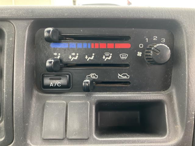 サンバートラック  4WD 軽トラック MT アルミホイール エアコン パワーステアリング 運転席エアバッグ カセット(11枚目)
