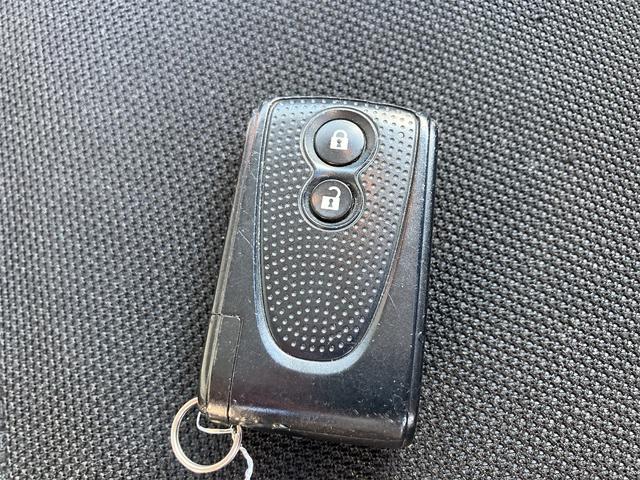 ステラ カスタムＲリミテッド　ＥＴＣ　ナビ　ＴＶ　ＨＩＤ　スマートキー　アイドリングストップ　電動格納ミラー　ベンチシート　ＣＶＴ　盗難防止システム　ＡＢＳ　ＣＤ　ＤＶＤ再生　アルミホイール　衝突安全ボディ　エアコン（7枚目）