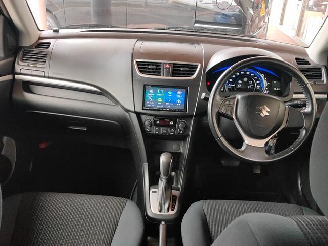 スイフト ＸＧ－ＤＪＥ　４ＷＤ　オートエアコン　ステアリングスイッチバックカメラ　ナビ＆ＴＶ　スマートキー　純正アルミホイール　ＥＴＣ（10枚目）