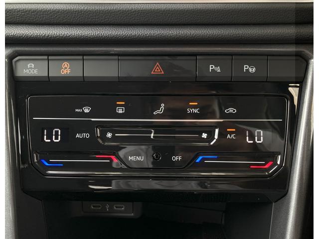 Ｔ－ロック ＴＳＩ　スタイル　登録済未使用車　純正ナビゲーション　バックカメラ　ＥＴＣ　ＬＥＤマトリックスヘッドライト”ＩＱ．ＬＩＧＨＴ”　パワーテールゲート　純正１７インチアルミホイール（12枚目）