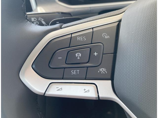 Ｔ－ロック ＴＤＩ　スタイル　試乗車　純正ナビゲーション　バックカメラ　ＥＴＣ　ＬＥＤマトリックスヘッドライト”ＩＱ．ＬＩＧＨＴ”　パワーテールゲート　純正１７インチアルミホイール（17枚目）