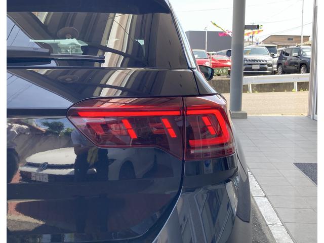 Ｔ－ロック ＴＤＩ　スタイル　試乗車　純正ナビゲーション　バックカメラ　ＥＴＣ　ＬＥＤマトリックスヘッドライト”ＩＱ．ＬＩＧＨＴ”　パワーテールゲート　純正１７インチアルミホイール（25枚目）