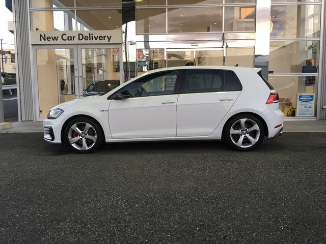 ゴルフＧＴＩ ベースグレード　純正ナビゲーション　バックカメラ　ＥＴＣ　ＡＣＣ　リアトラフィックアラート　レーンキープアシスト　ブラインドスポット　純正ドライブレコーダー　純正１７インチアルミ　純正１６インチアルミ＋スタッドレス（4枚目）