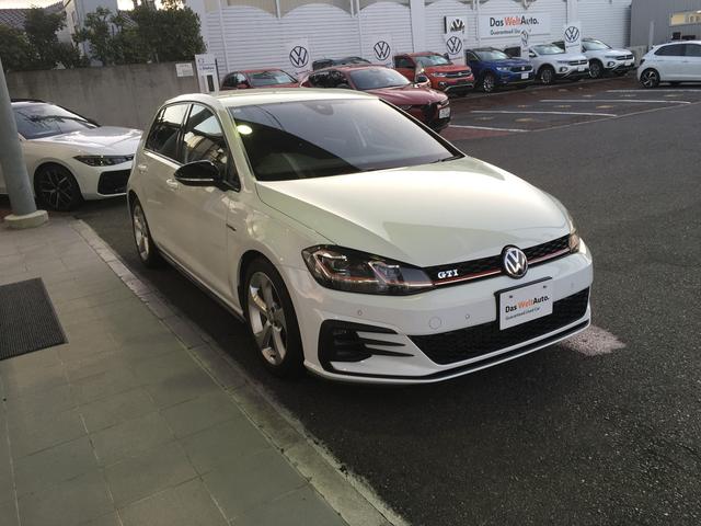 ゴルフＧＴＩ ベースグレード　純正ナビゲーション　バックカメラ　ＥＴＣ　ＡＣＣ　リアトラフィックアラート　レーンキープアシスト　ブラインドスポット　純正ドライブレコーダー　純正１７インチアルミ　純正１６インチアルミ＋スタッドレス（6枚目）
