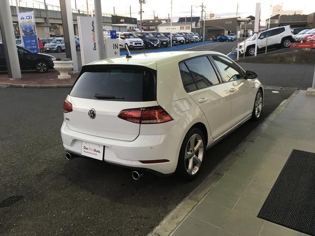 ゴルフＧＴＩ ベースグレード　純正ナビゲーション　バックカメラ　ＥＴＣ　ＡＣＣ　リアトラフィックアラート　レーンキープアシスト　ブラインドスポット　純正ドライブレコーダー　純正１７インチアルミ　純正１６インチアルミ＋スタッドレス（7枚目）