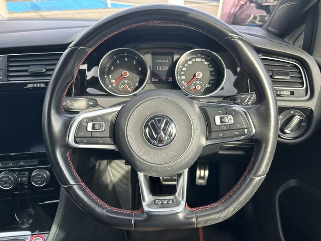 ゴルフＧＴＩ ベースグレード　純正ナビゲーション　バックカメラ　ＥＴＣ　ＡＣＣ　リアトラフィックアラート　レーンキープアシスト　ブラインドスポット　純正ドライブレコーダー　純正１７インチアルミ　純正１６インチアルミ＋スタッドレス（18枚目）