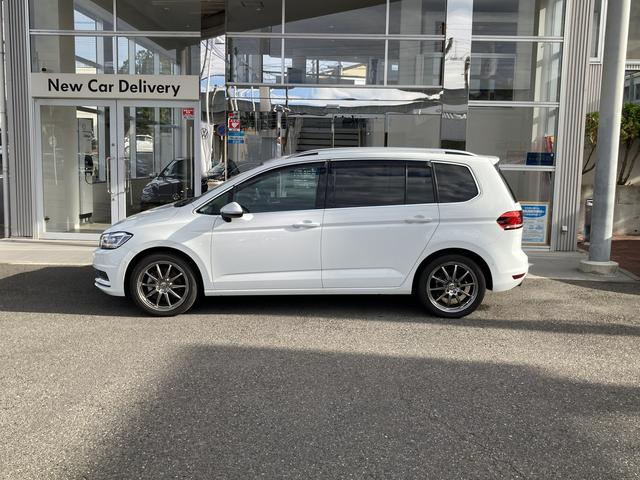 ゴルフトゥーラン TSI ハイライン テクノロジーパッケージ 純正ナビゲーション バックカメラ ETC ACC レーンキープ サイドアシスト リアトラフィックアラート シートヒーター パワーテールゲート 社外18インチアルミホイール(4枚目)