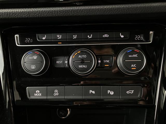 ゴルフトゥーラン TSI ハイライン テクノロジーパッケージ 純正ナビゲーション バックカメラ ETC ACC レーンキープ サイドアシスト リアトラフィックアラート シートヒーター パワーテールゲート 社外18インチアルミホイール(13枚目)
