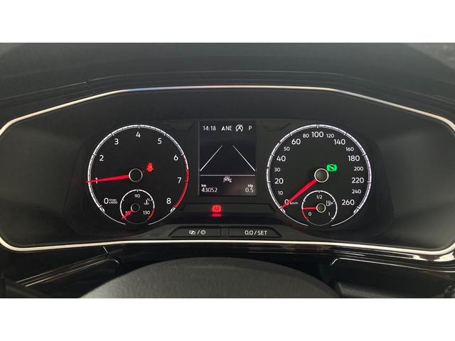 Ｔ－クロス ＴＳＩ　１ｓｔプラス　ワンオーナー　純正ナビゲーション　バックカメラ　ＥＴＣ　コーナーセンサー　ＡＣＣ　レーンアシスト　ブラインドスポット　リアトラフィックアラート　純正１８インチアルミホイール（8枚目）