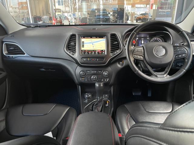 トレイルホーク 4WD ナビ ETC バックカメラ LEDヘッドライト CarPlay対応 レザーシート シートヒーター パワーシート 前後ドライブレコーダー 左右独立式フルオートエアコン(17枚目)