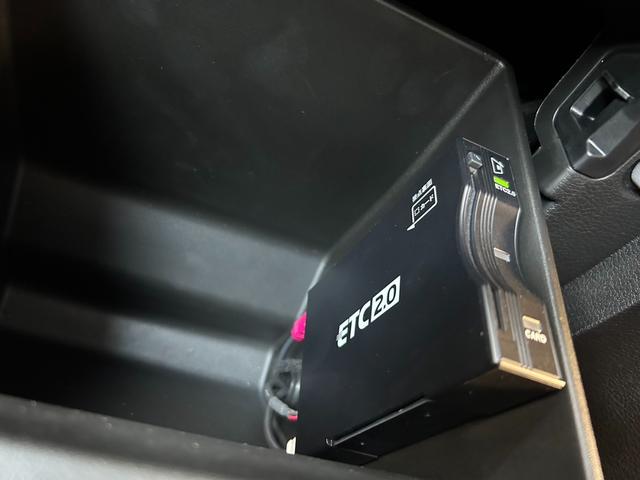 ジープ・グラディエーター ルビコン　ワンオーナー　新車保証　絶版のブラウンレザーシート　純正ナビ　フルセグテレビ　ロールタイプトノカバー　ＣａｒＰｌａｙ／Ａｎｄｒｏｉｄ　Ａｕｔｏ対応　ＬＥＤヘッドライト　純正ドライブレコーダー（15枚目）