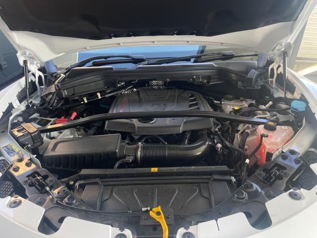 ステルヴィオ ２．０ターボ　Ｑ４ヴェローチェ　ＣａｒＰｌａｙ／Ａｎｄｒｏｉｄ　Ａｕｔｏ　ハーマンカードン製オーディオ　シートヒーター　クルーズコントロール（17枚目）