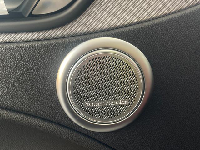 ステルヴィオ ２．０ターボ　Ｑ４ヴェローチェ　ＣａｒＰｌａｙ／Ａｎｄｒｏｉｄ　Ａｕｔｏ　ハーマンカードン製オーディオ　シートヒーター　クルーズコントロール（18枚目）