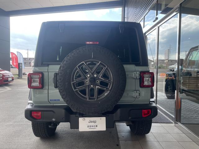 ジープ・ラングラーアンリミテッド スポツリミテドEDウィズサンライダフリプTフォハドT サンライダーフリップトップ オールウェザーフロアマット ドライブレコーダー(5枚目)