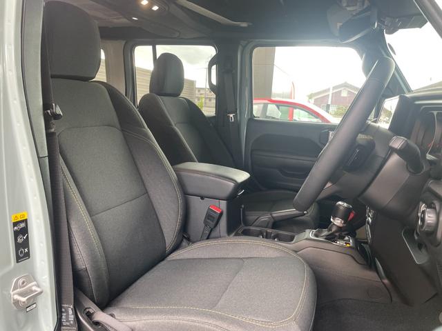 ジープ・ラングラーアンリミテッド スポツリミテドEDウィズサンライダフリプTフォハドT サンライダーフリップトップ オールウェザーフロアマット ドライブレコーダー(14枚目)