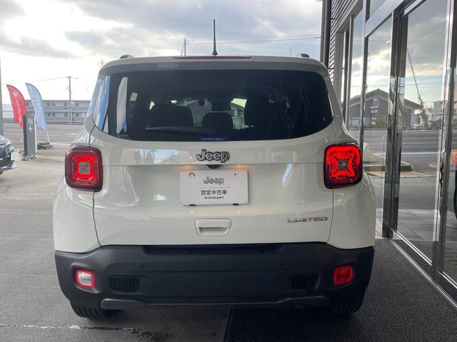 ジープ・レネゲード リミテッド 純正フロアマット ドライブレコーダー ETC フルセグテレビ シートヒーター(5枚目)