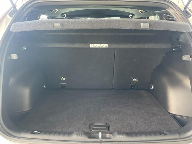 開口部も広く、シートアレンジもでき使いやすいです