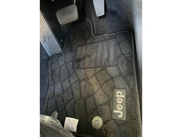 純正フロアマット