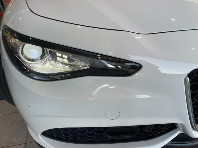 ジュリア ヴェローチェ 純正フロアマット ETC バックカメラ シートヒーター スポイラー(6枚目)