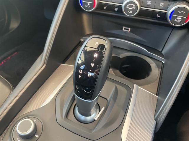 ジュリア ヴェローチェ 純正フロアマット ETC バックカメラ シートヒーター スポイラー(12枚目)