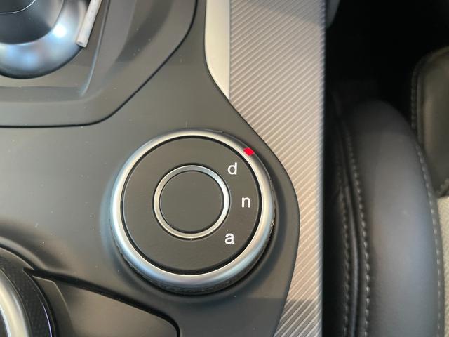 ジュリア ヴェローチェ 純正フロアマット ETC バックカメラ シートヒーター スポイラー(13枚目)