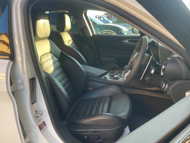 ジュリア ヴェローチェ 純正フロアマット ETC バックカメラ シートヒーター スポイラー(15枚目)