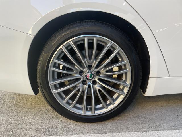 ジュリア ヴェローチェ 純正フロアマット ETC バックカメラ シートヒーター スポイラー(22枚目)