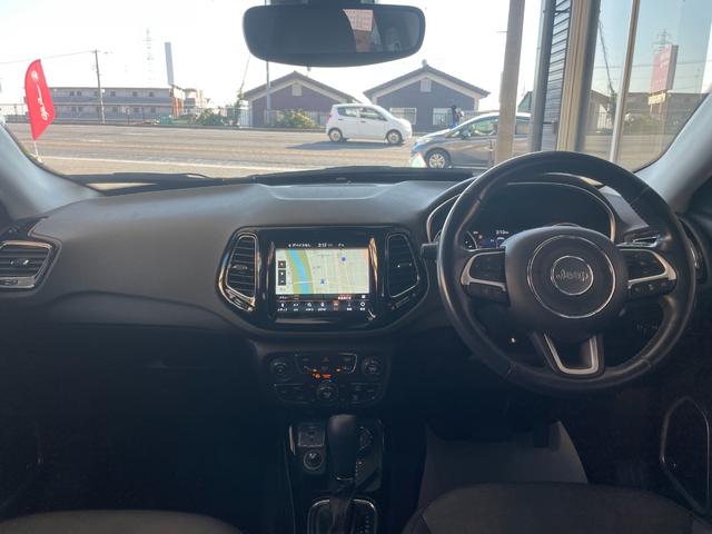 ジープ・コンパス リミテッド　ワンオーナー　ＥＴＣ　レザーシート　純正フロアマット　バックカメラ（7枚目）