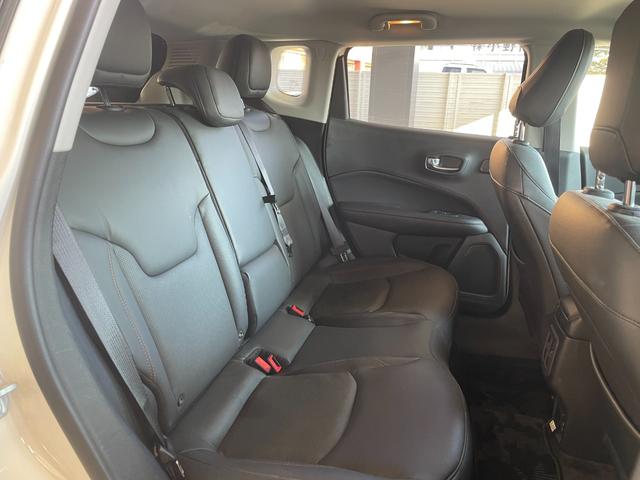 ジープ・コンパス リミテッド　ワンオーナー　ＥＴＣ　レザーシート　純正フロアマット　バックカメラ（16枚目）