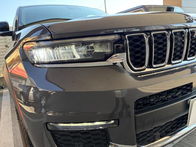 ジープ・グランドチェロキー リミテッド　デモカー　シートヒーター　シートエアコン　ＥＴＣ　純正フロアマット（6枚目）