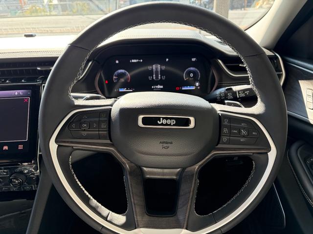 ジープ・グランドチェロキー リミテッド　デモカー　シートヒーター　シートエアコン　ＥＴＣ　純正フロアマット（8枚目）