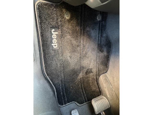 ジープ・グランドチェロキー リミテッド　デモカー　シートヒーター　シートエアコン　ＥＴＣ　純正フロアマット（20枚目）