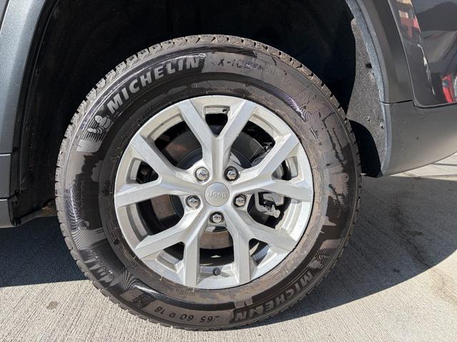 ジープ・グランドチェロキー リミテッド　デモカー　シートヒーター　シートエアコン　ＥＴＣ　純正フロアマット（21枚目）