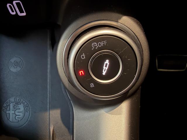 トナーレ プラグインハイブリッドＱ４　ヴェローチェ　ＥＴＣ　シートエアコン　シートヒーター　レザーシートシート　ハーマンカードン製オーディオ（13枚目）