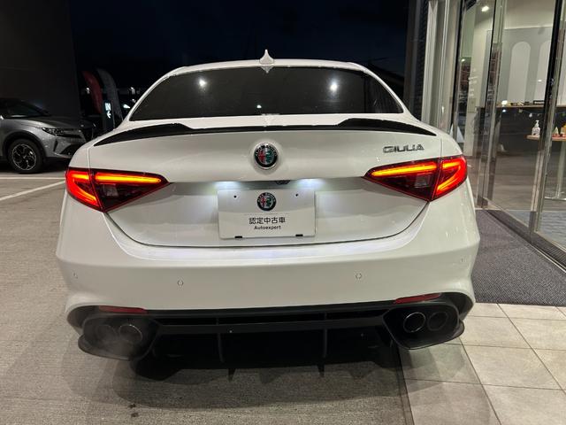 ジュリア クアドリフォリオ カルボニオ 限定車 ETC ドライブレコーダー 純正フロアマット(5枚目)